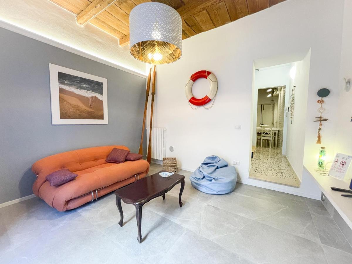 Blue House - Incantevole Casa A Due Passi Dal Mare グロッタンマーレ エクステリア 写真